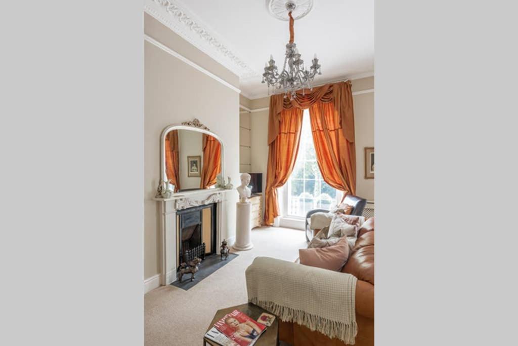 Beautiful Studio With Private Outside Terrace Daire Bath Dış mekan fotoğraf
