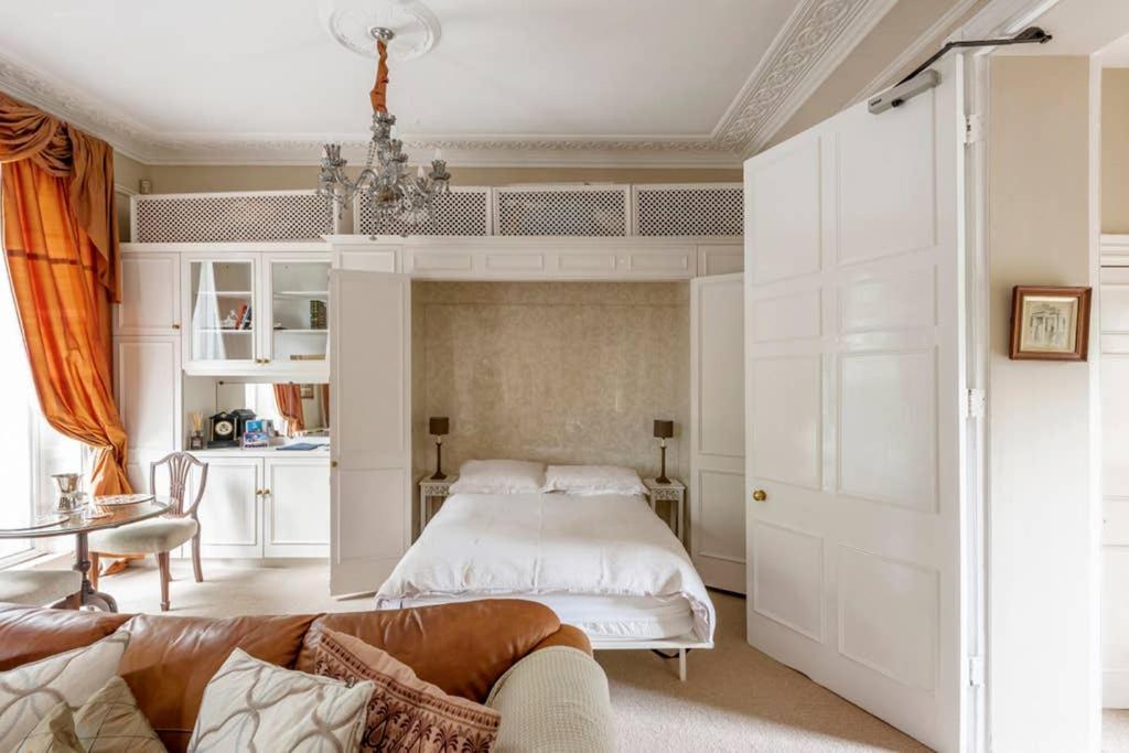 Beautiful Studio With Private Outside Terrace Daire Bath Dış mekan fotoğraf